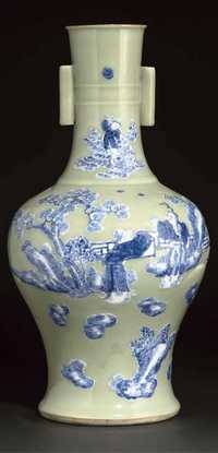 19th century A celadon ground blue and white arrow vase